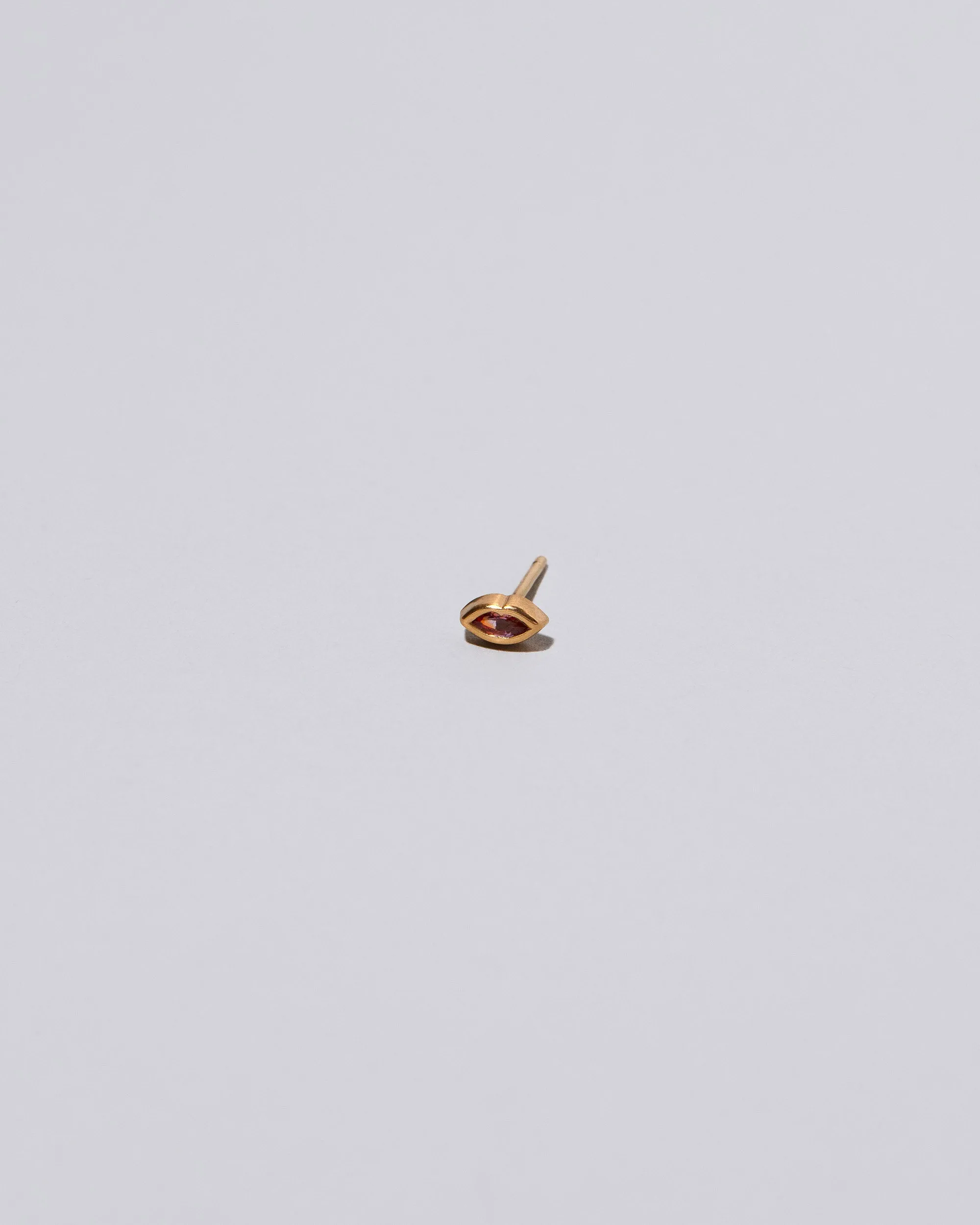 Sweet Little Kiss Stud Earring Single